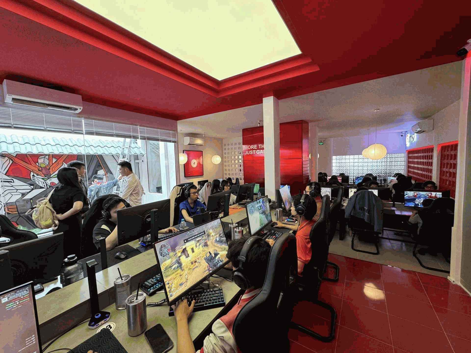5+ Mẫu Thiết Kế Quán Net Hiện Đại 2025 – Vừa Gaming Vừa Sống Ảo